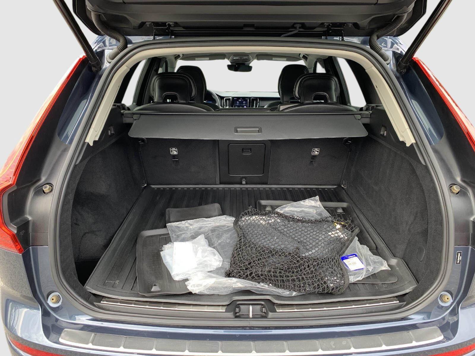 Used 2023 Volvo XC60 B5 Core w/ Climate Package AWD/4WD image 40