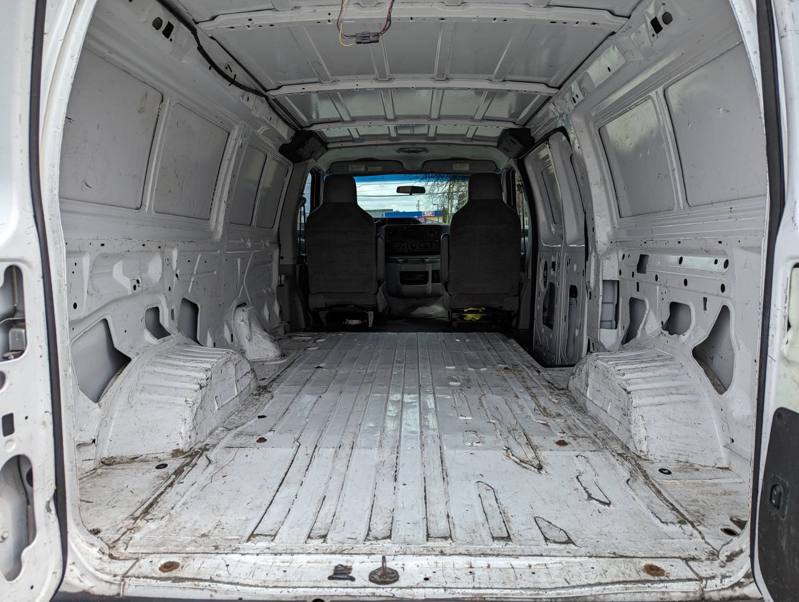 Used 2014 Ford E-150 and Econoline 150 w/ Power Group RWD image 14