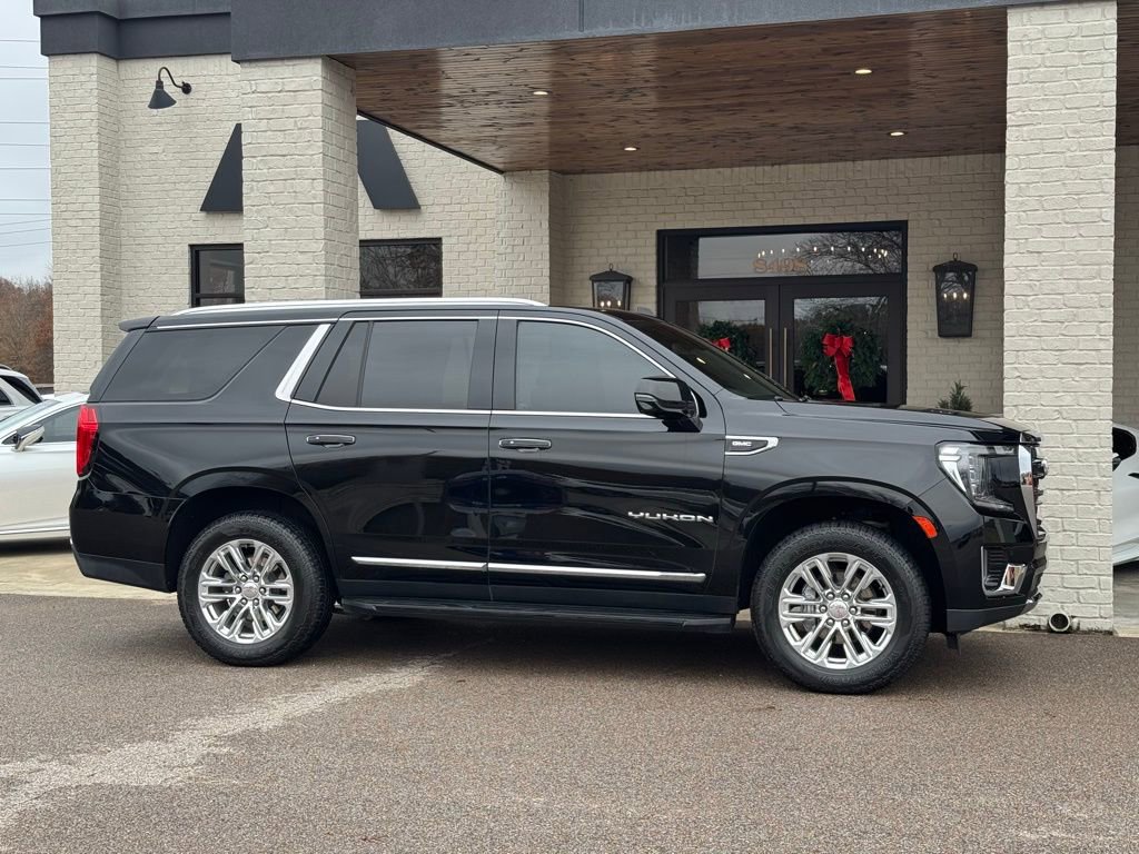 Used 2022 GMC Yukon SLT w/ SLT Premium Package image 18