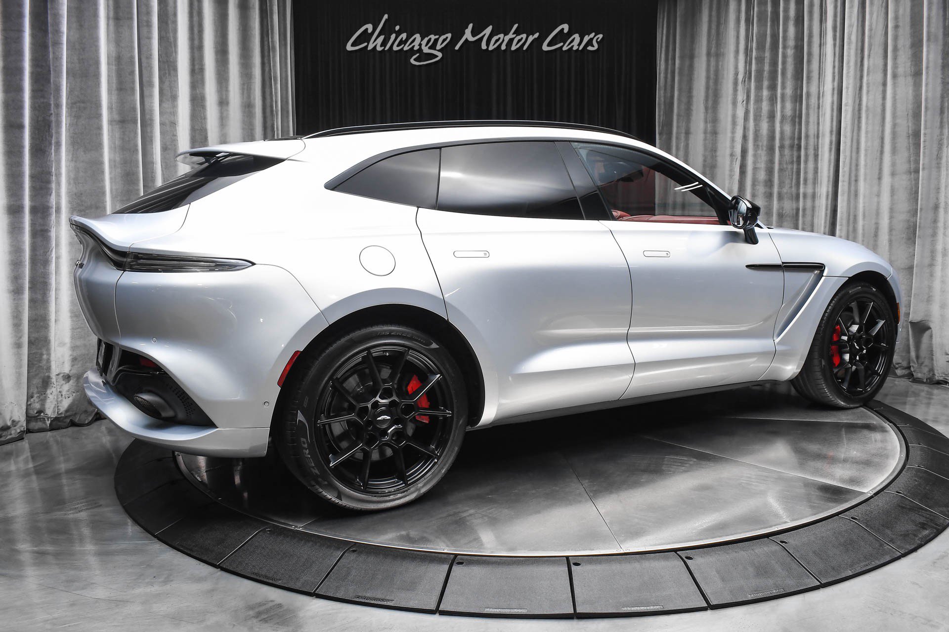 Used 2022 Aston Martin DBX AWD/4WD image 5