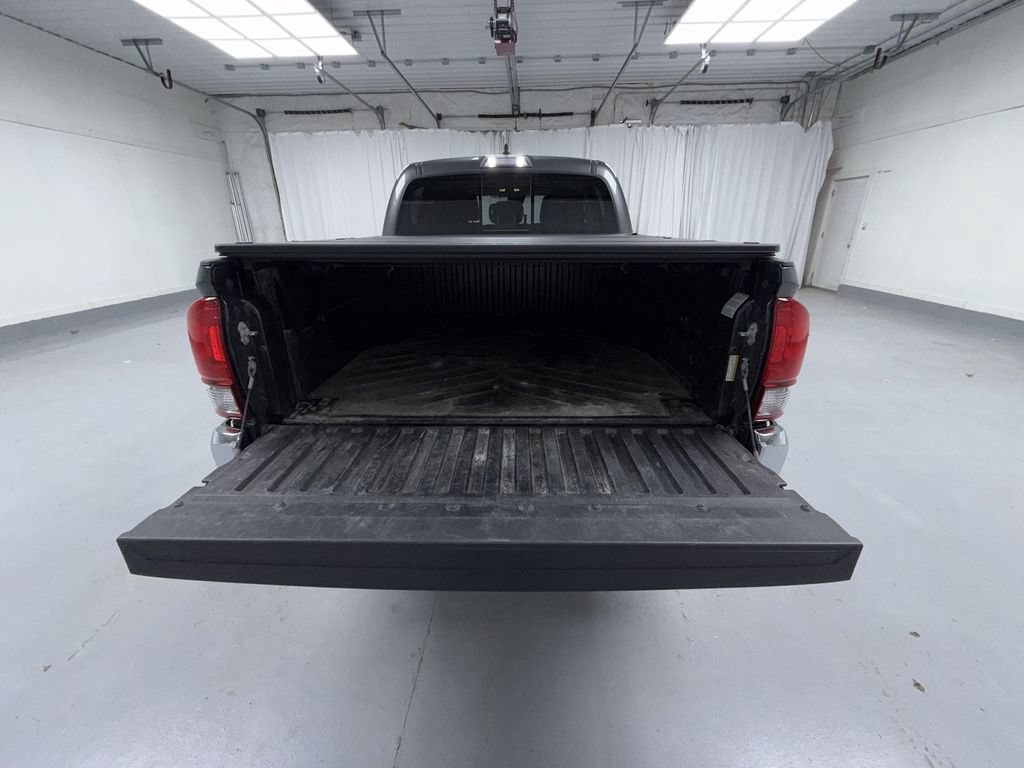 Certified 2023 Toyota Tacoma SR5 AWD/4WD image 14