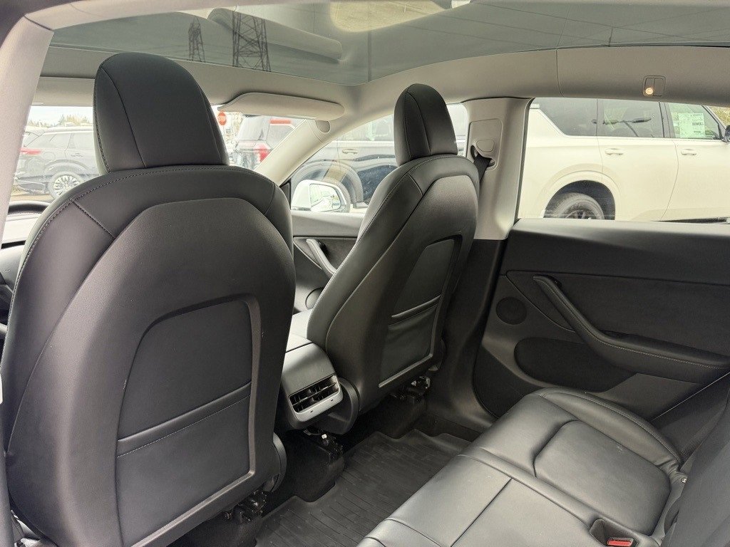 Used 2022 Tesla Model Y Performance image 32