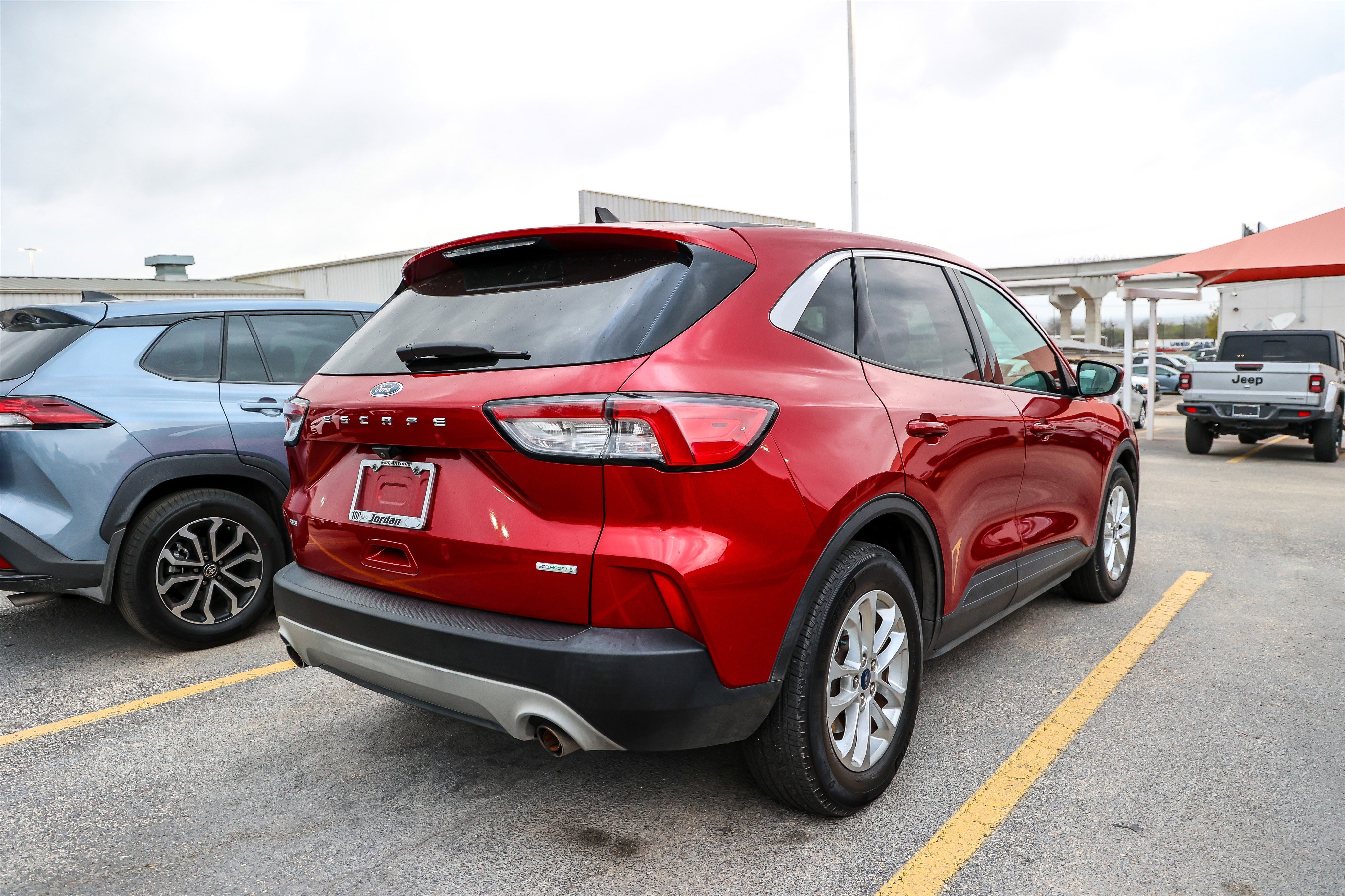 Used 2020 Ford Escape SE image 8