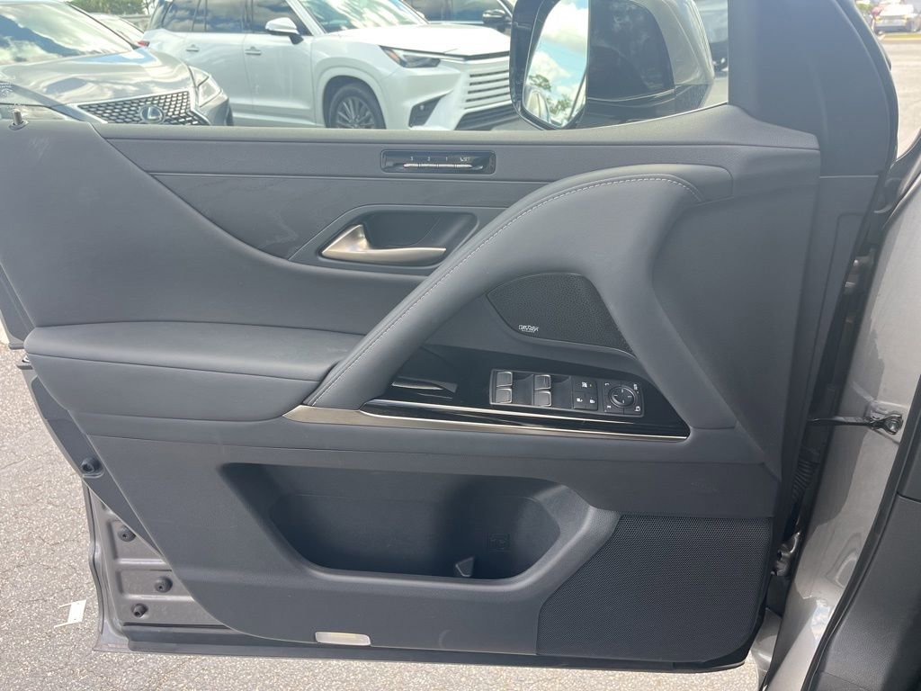 Used 2023 Lexus LX 600 4WD w/ Interior Upgrade Package image 11