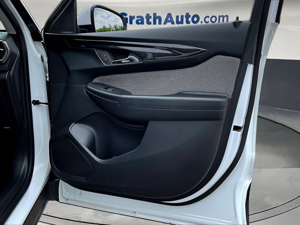 Used 2025 Chevrolet TrailBlazer LT FWD image 29