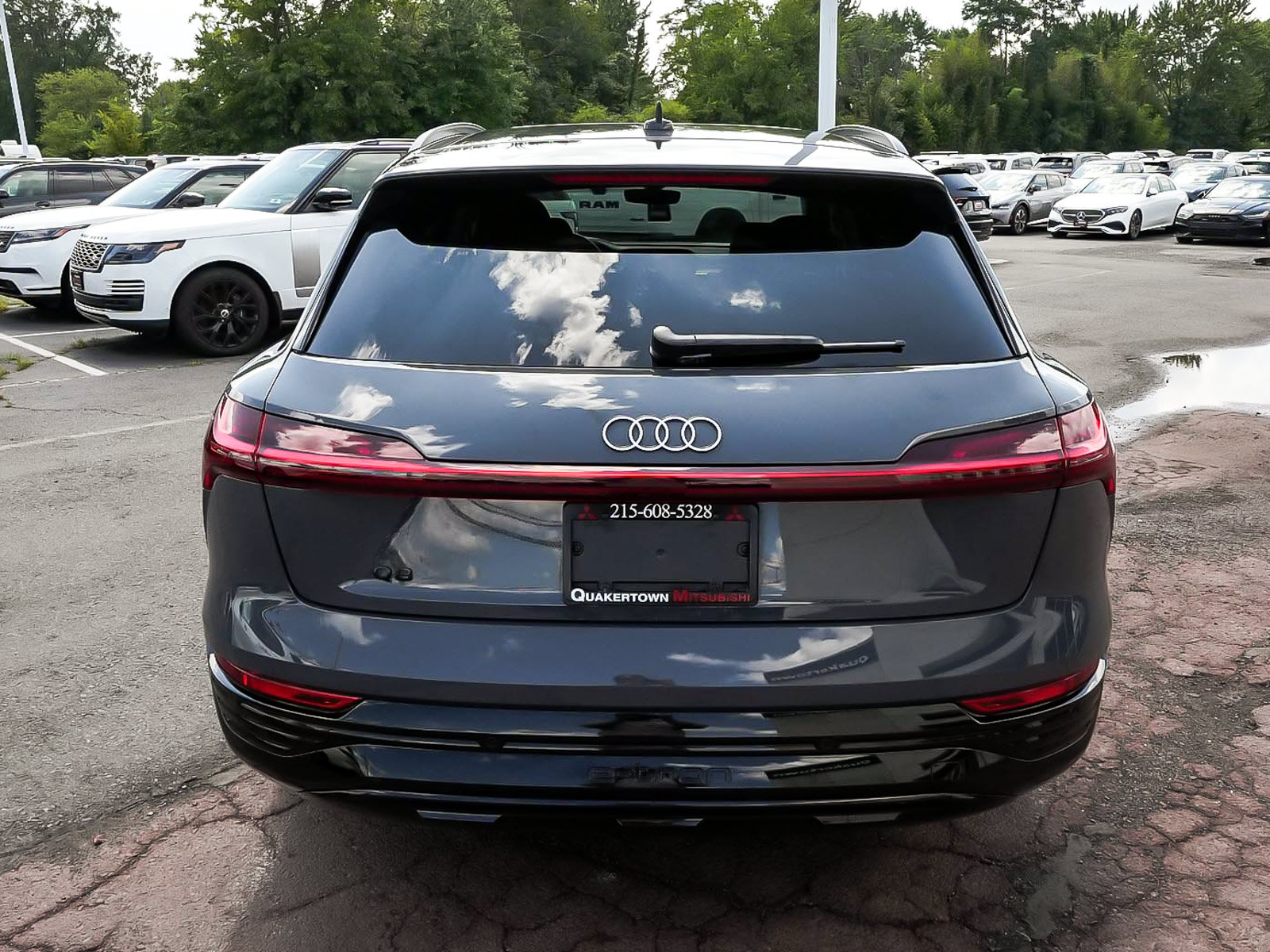 Used 2024 Audi Q8 e-tron Premium Plus w/ Premium Plus Package AWD/4WD image 5