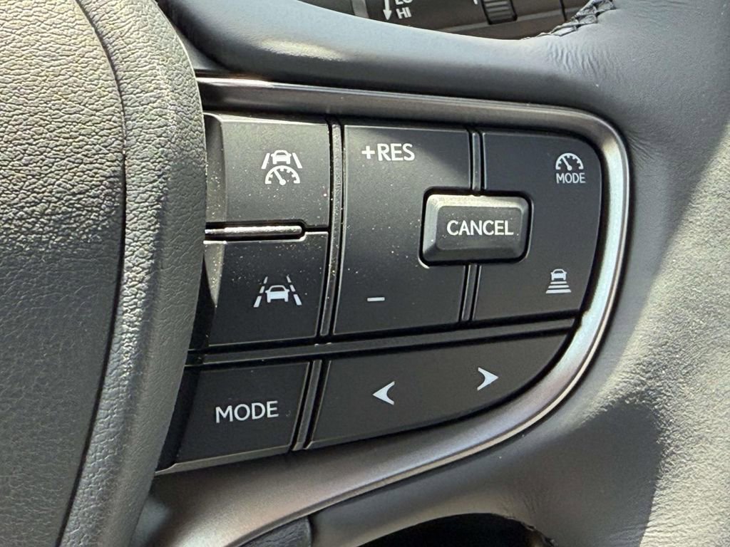 New 2026 Lexus UX 300h AWD image 17