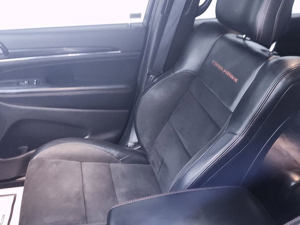 Used 2020 Jeep Grand Cherokee Trailhawk AWD/4WD image 25