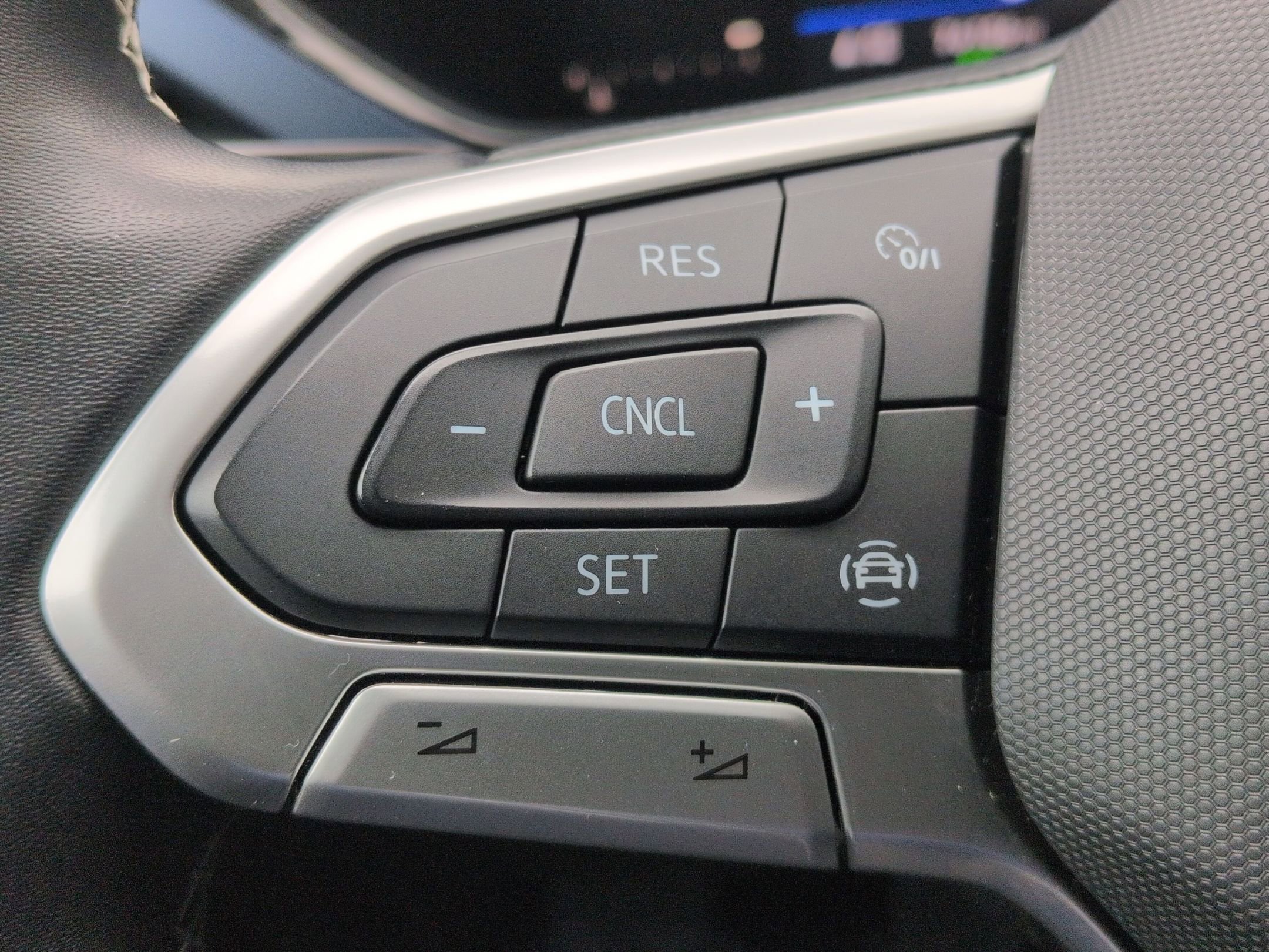 Used 2022 Volkswagen Taos SE image 13