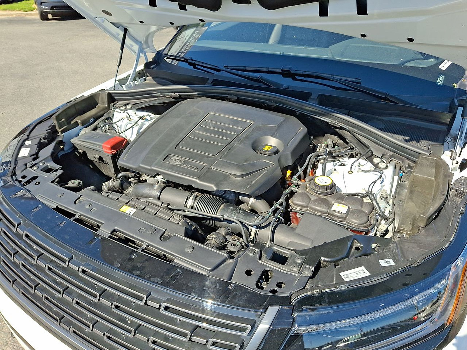 Certified 2026 Land Rover Range Rover Velar S AWD/4WD image 31
