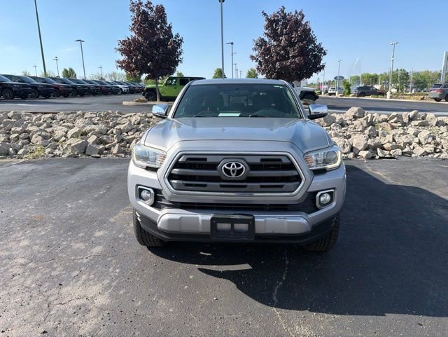 Used 2016 Toyota Tacoma Limited w/ Towing Package AWD/4WD image 2