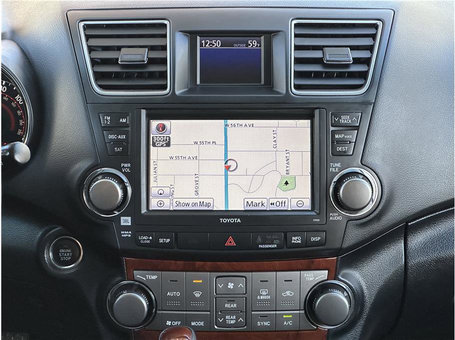 Used 2012 Toyota Highlander Limited image 25