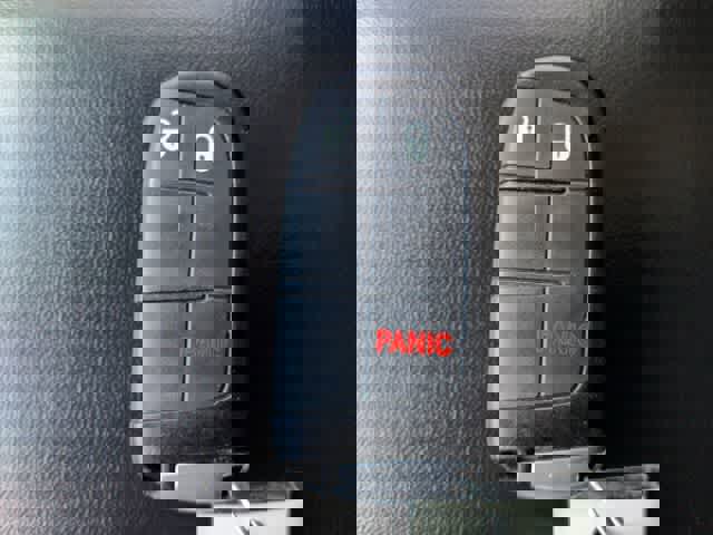 Used 2019 Dodge Journey SE w/ Blacktop Package image 35