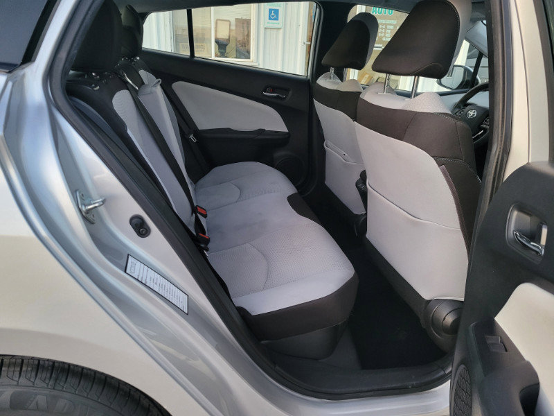 Used 2022 Toyota Prius LE FWD image 17