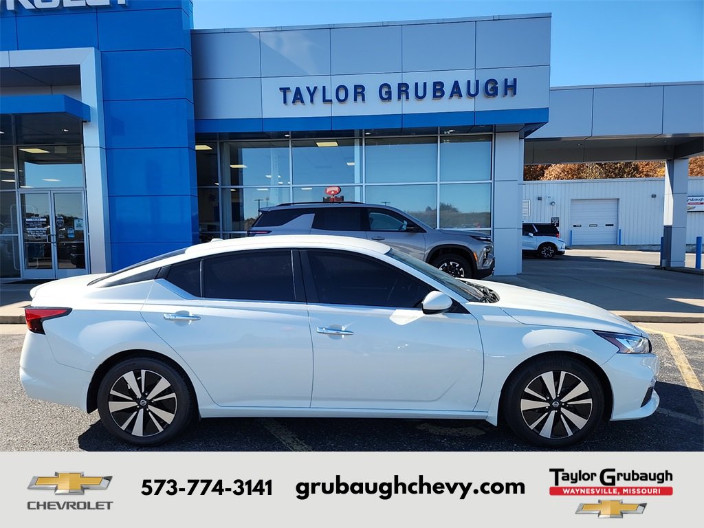 Used 2022 Nissan Altima 2.5 SV image 1