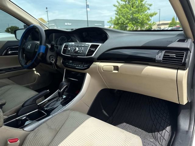 Used 2017 Honda Accord LX image 17