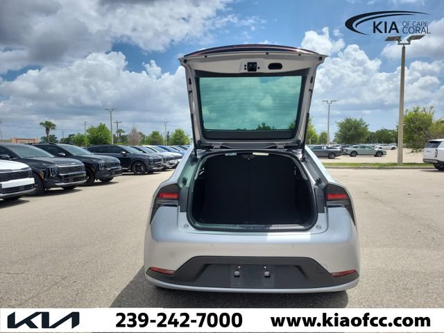 Used 2024 Toyota Prius LE FWD image 32