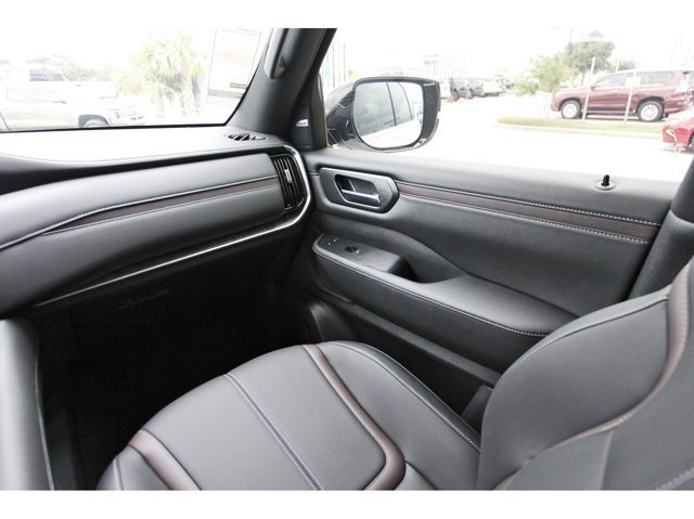 New 2026 Nissan Armada SL w/ Captain's Chari Seat Package AWD/4WD image 8