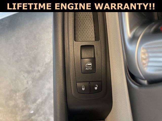 Used 2024 Chrysler Pacifica Touring-L FWD image 46