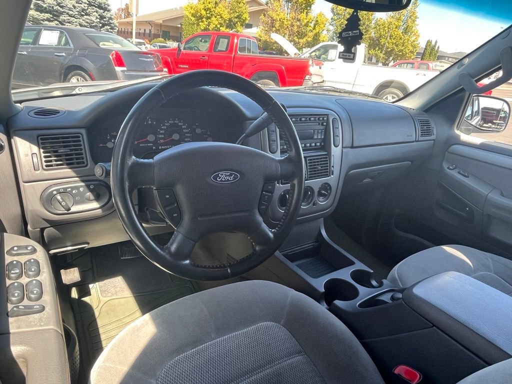 Used 2004 Ford Explorer XLT AWD/4WD image 12