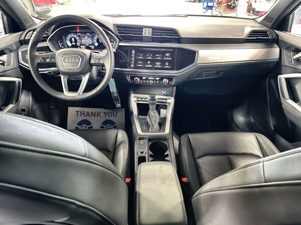 Used 2025 Audi Q3 2.0T Premium image 25