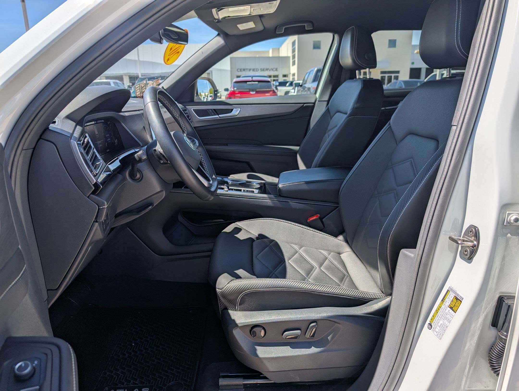 Used 2024 Volkswagen Atlas Cross Sport SE image 24