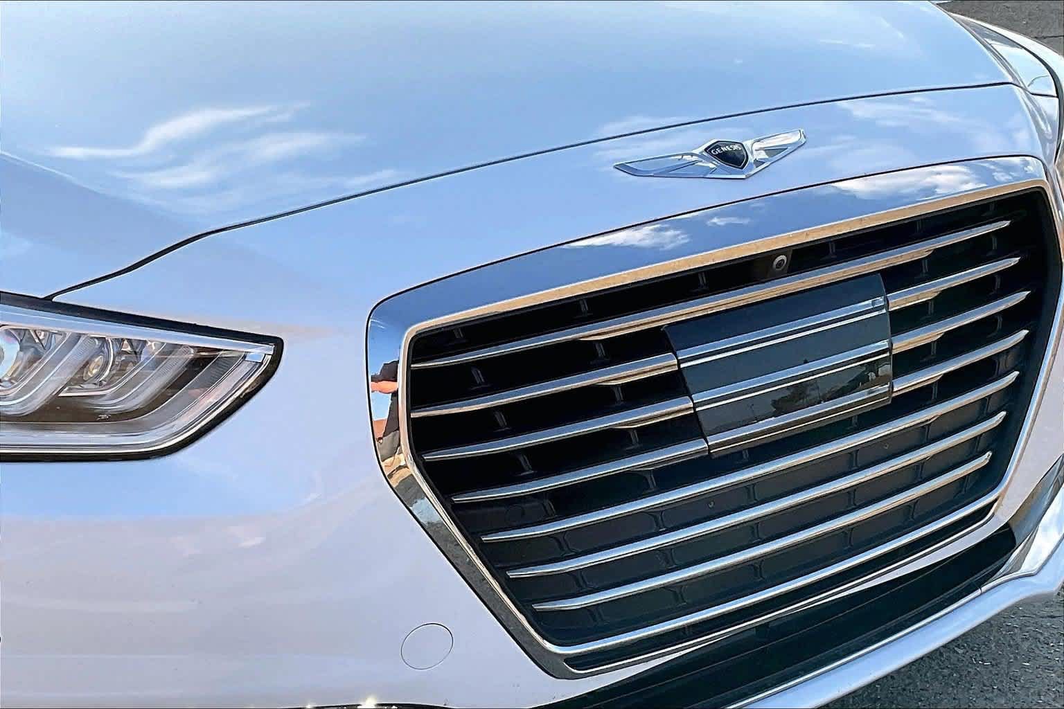 Used 2018 Genesis G90 3.3T Premium RWD image 32