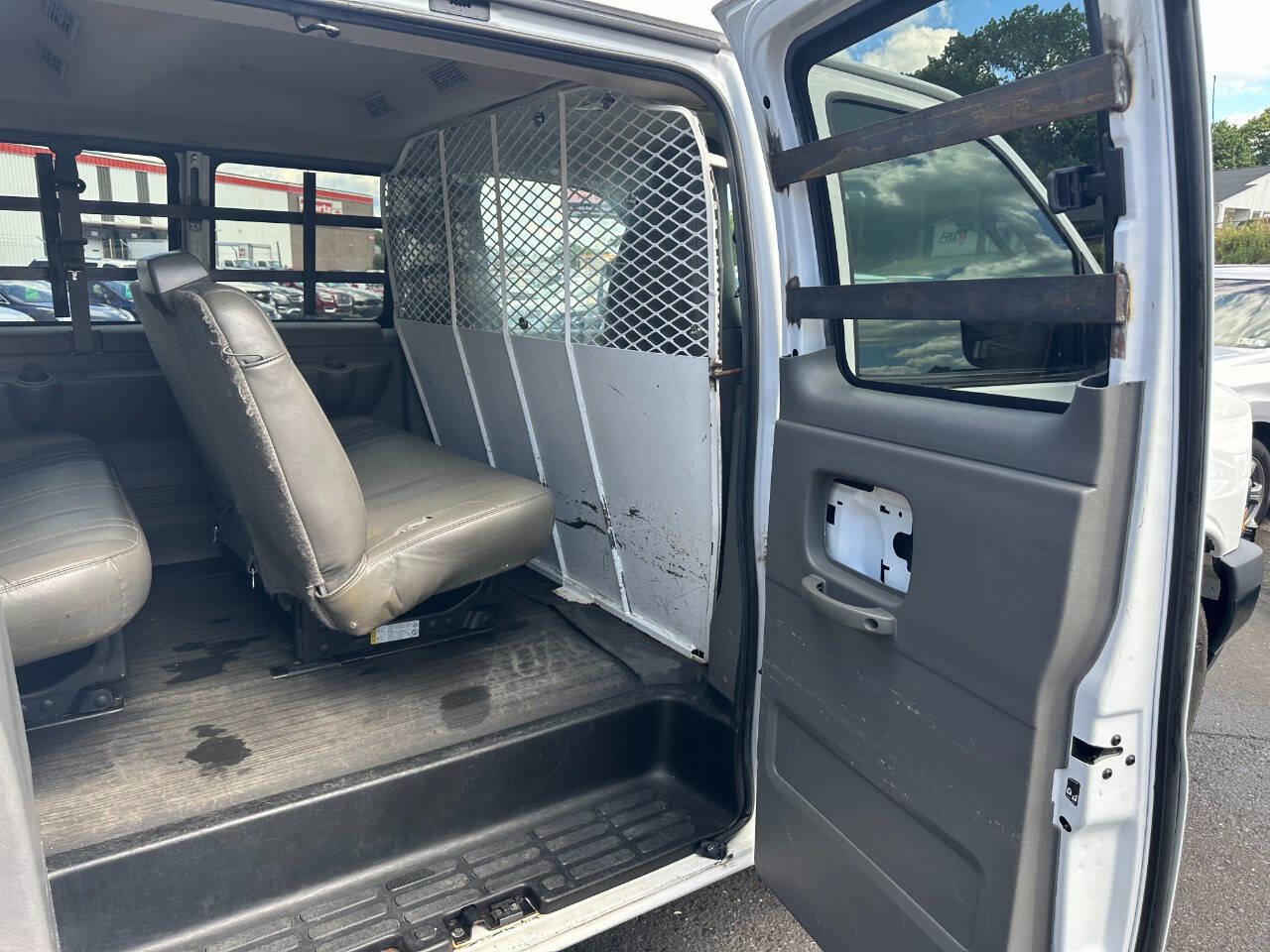 Used 2021 Chevrolet Express 3500 LS image 36