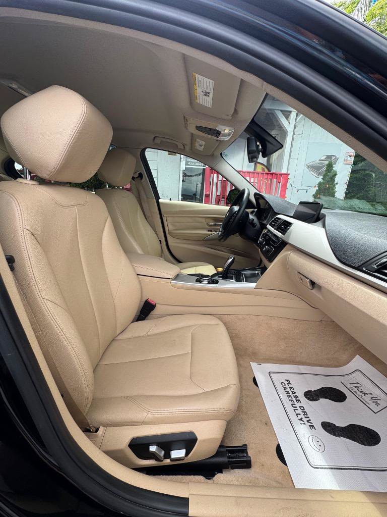 Used 2016 BMW 320i Sedan RWD image 25