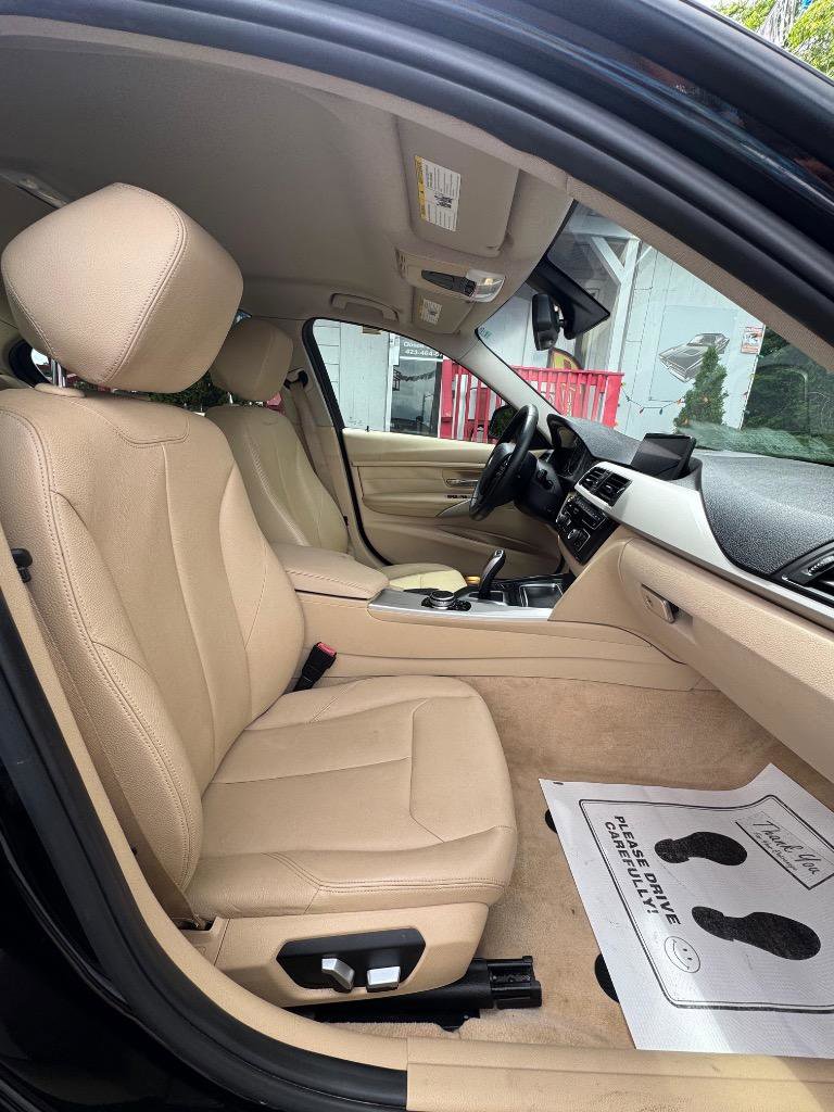 Used 2016 BMW 320i Sedan RWD image 25