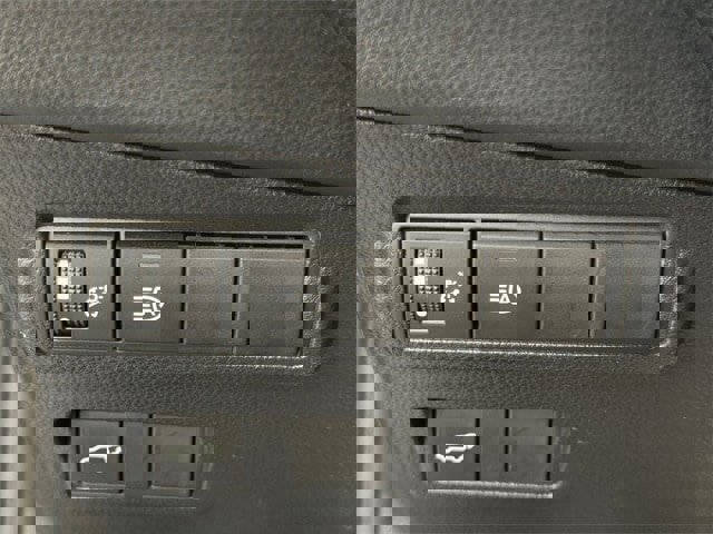 Used 2023 Toyota Corolla Cross XLE image 25