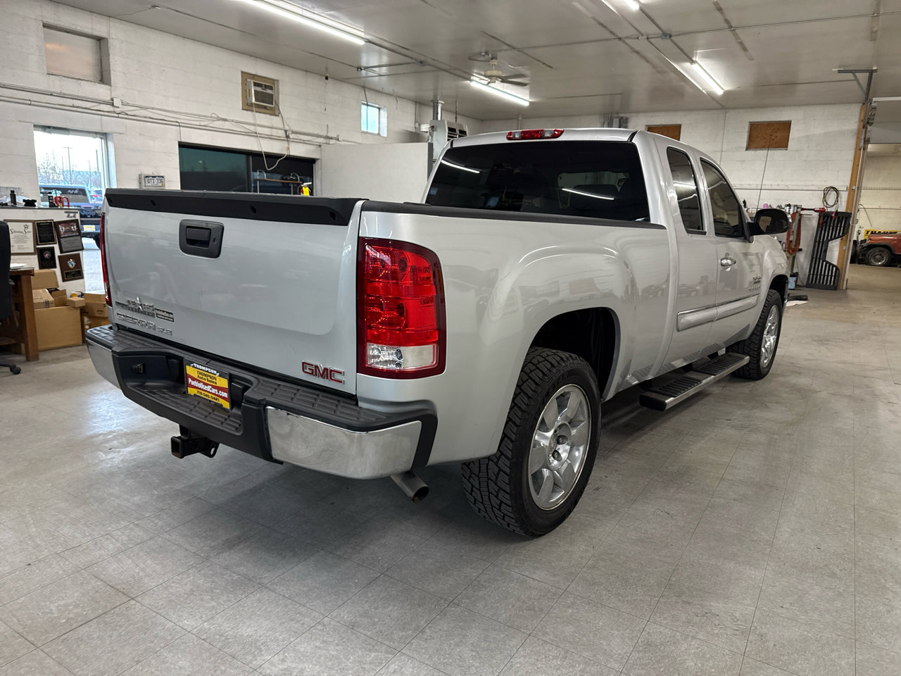 Used 2010 GMC Sierra 1500 SLE w/ Texas Edition image 76