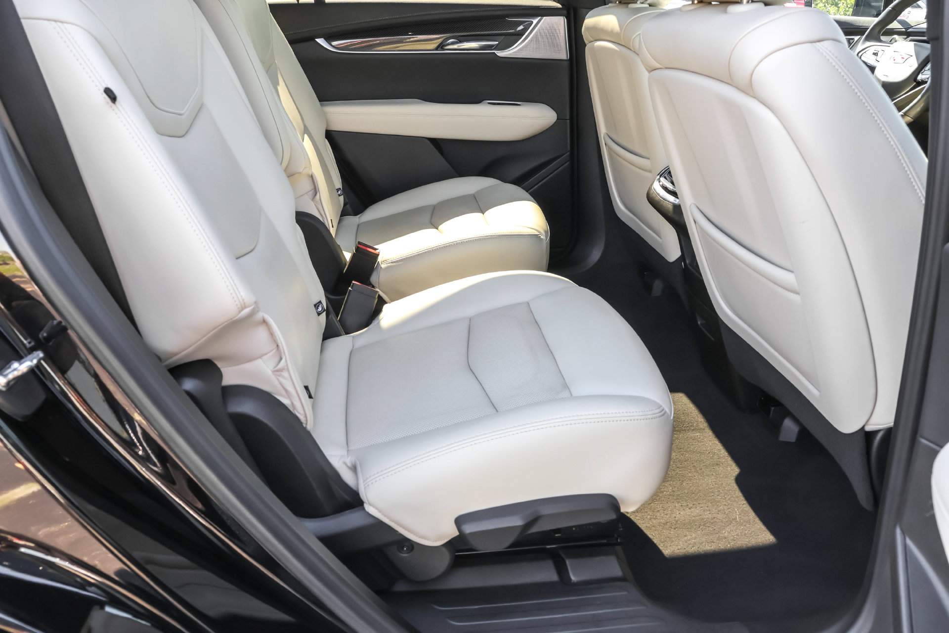 Used 2023 Cadillac XT6 Sport w/ Technology Package AWD/4WD image 45