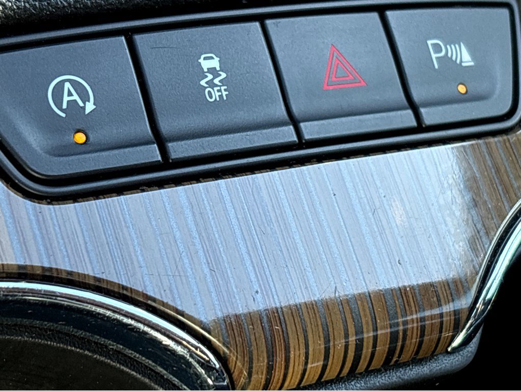 Used 2023 GMC Acadia SLE w/ Driver Convenience Package image 28