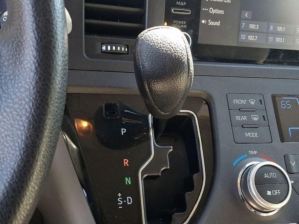 Used 2020 Toyota Sienna L image 14