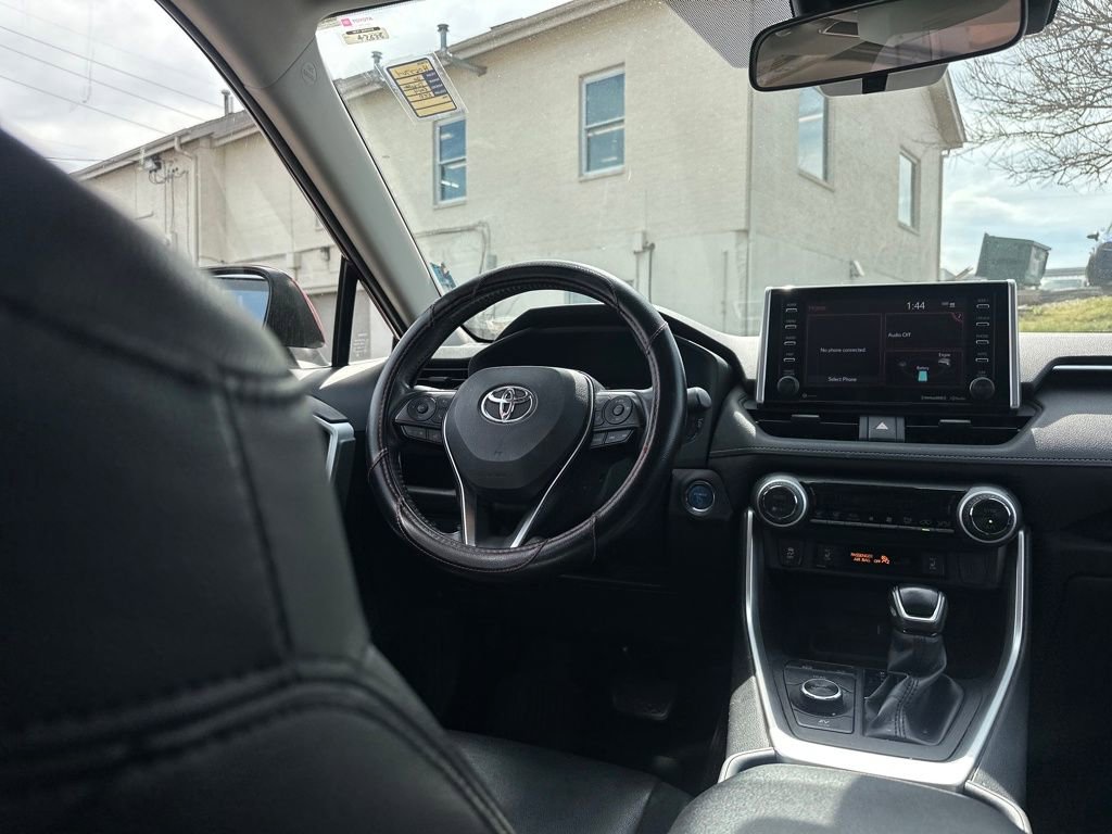 Used 2020 Toyota RAV4 XLE w/ Convenience Package image 15