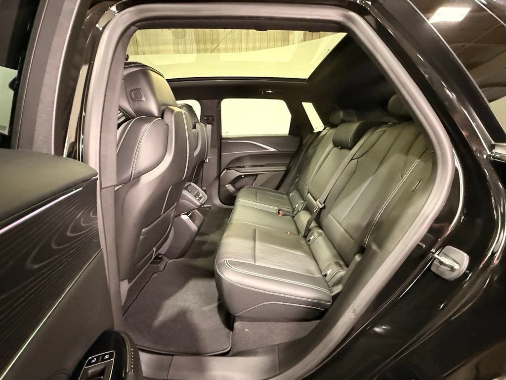 Used 2024 Cadillac Lyriq Sport RWD image 18