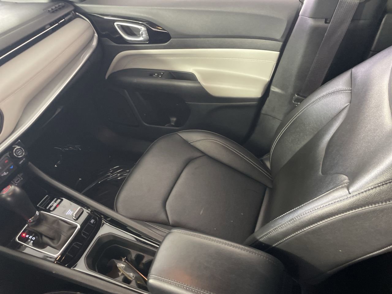 Used 2025 Jeep Compass Limited AWD/4WD image 21