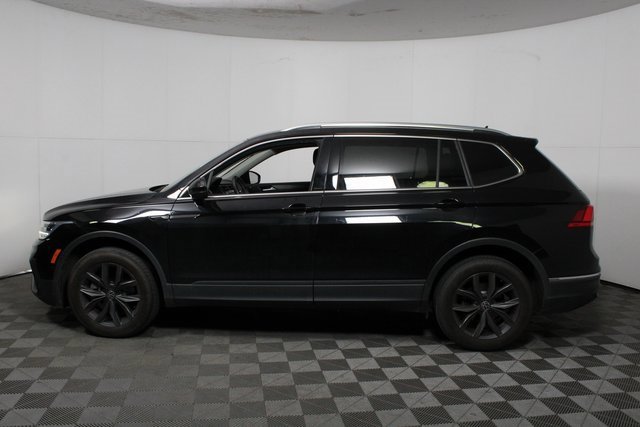 Used 2023 Volkswagen Tiguan SE image 4