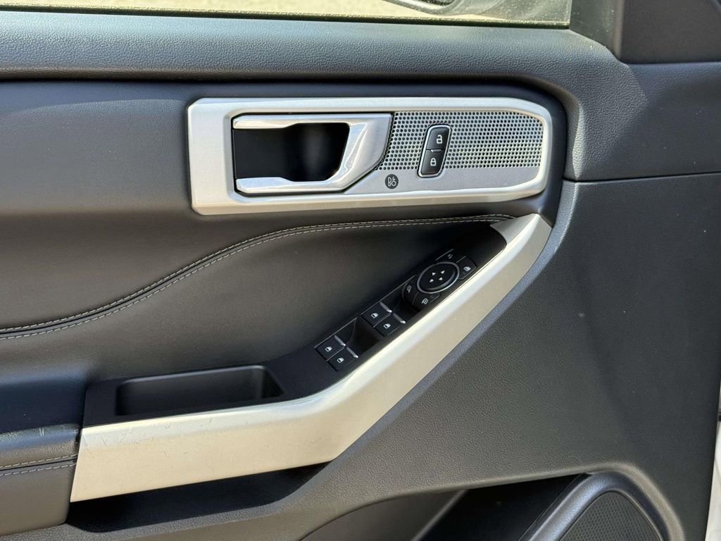 Used 2022 Ford Explorer Limited RWD image 23