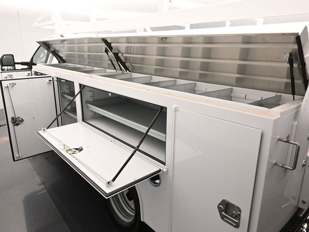 New 2026 Ford F350 XL w/ XL Chrome Package image 19