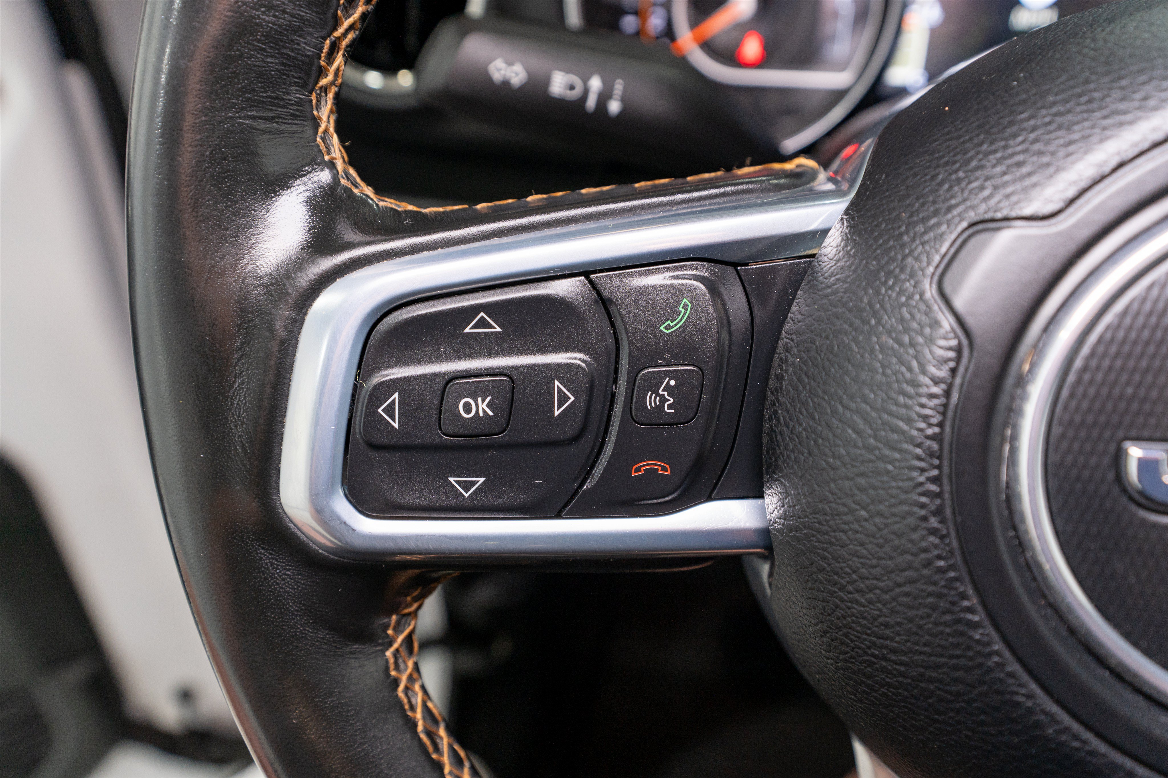 Used 2020 Jeep Wrangler Unlimited Sahara AWD/4WD image 28