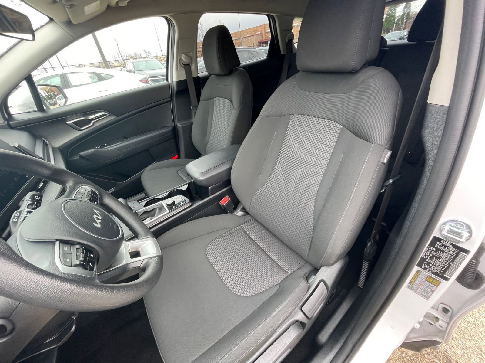 Used 2025 Kia Sportage LX image 35