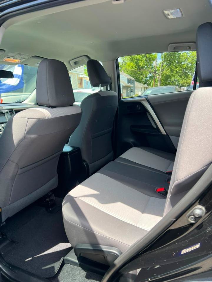 Used 2013 Toyota RAV4 LE AWD/4WD image 28