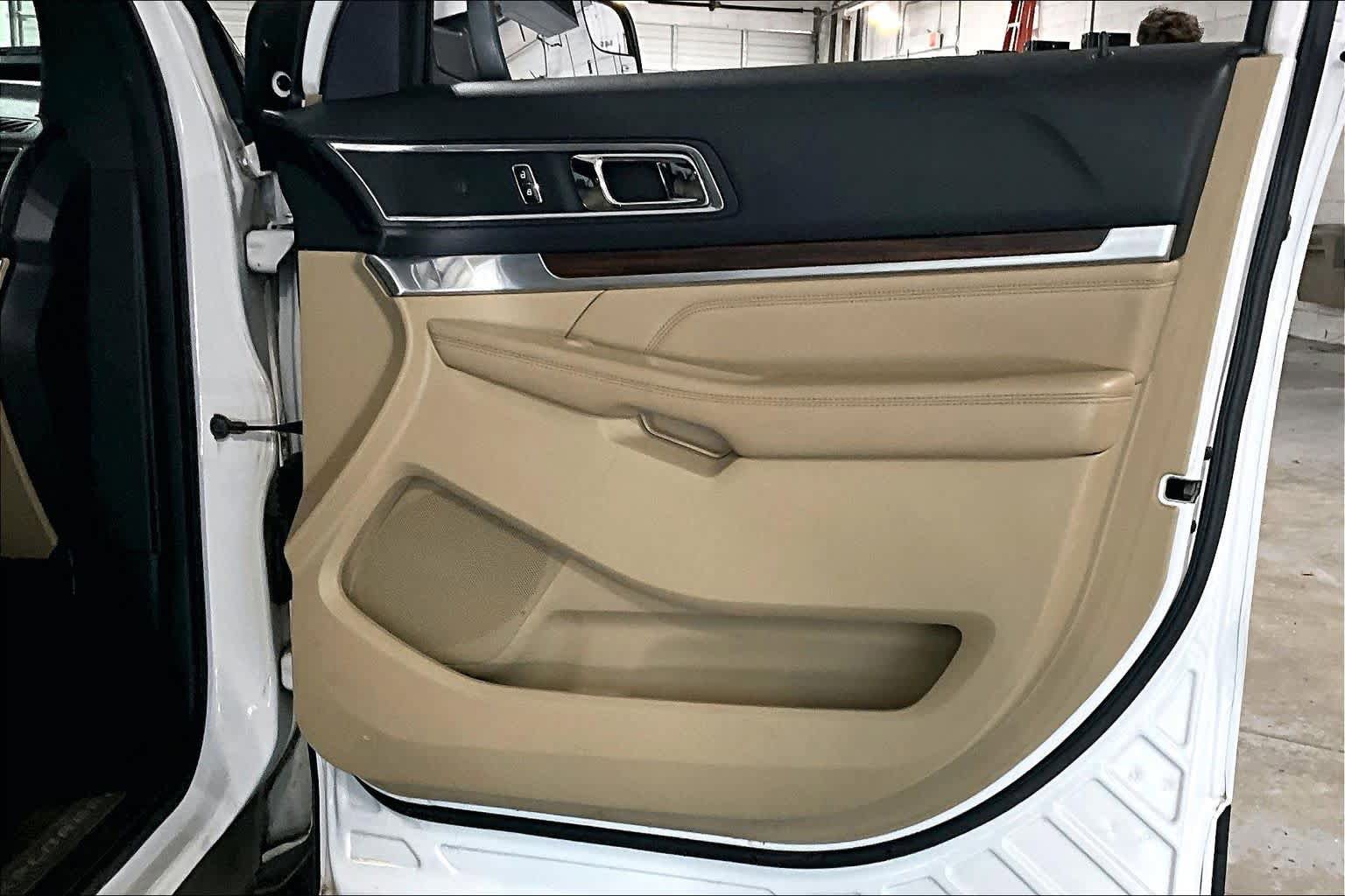 Used 2017 Ford Explorer Limited FWD image 22