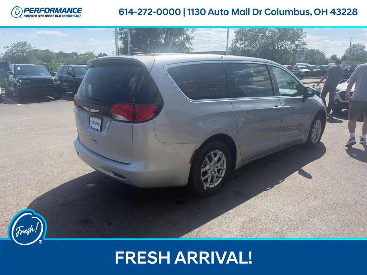 Used 2023 Chrysler Voyager LX FWD image 4