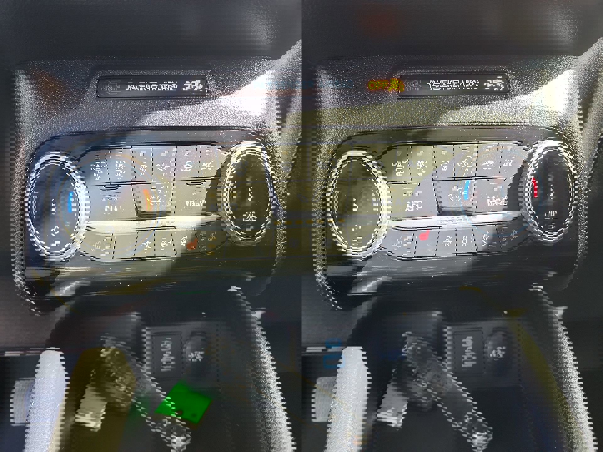 Used 2022 Ford Escape SEL image 16