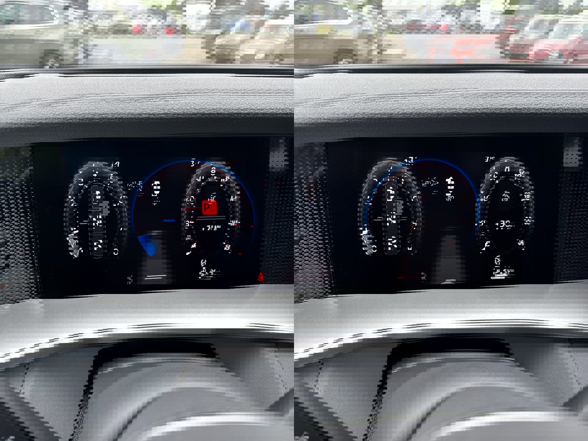 Used 2025 Volkswagen Tiguan SE image 12