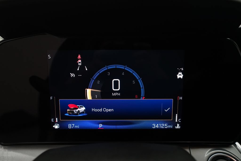 Used 2024 Chevrolet Trax LT w/ Driver Confidence Package FWD image 2