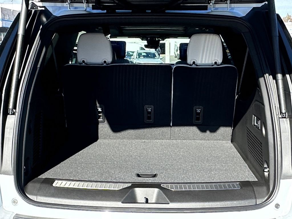 New 2026 Chevrolet Suburban Premier image 24